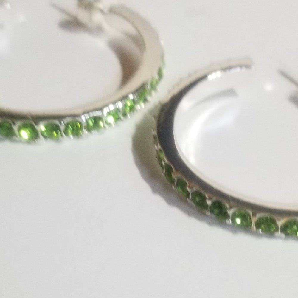GREEN CRYSTAL RING SIZE 8.5  FREE MATCHING HOOPS!! - Picture 11 of 14